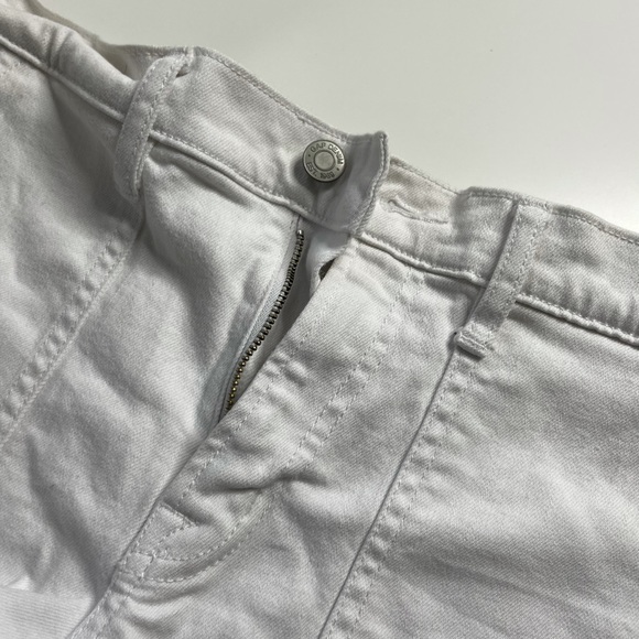 White denim shorts, size 6, great condition, barely worn - Picture 4 of 4